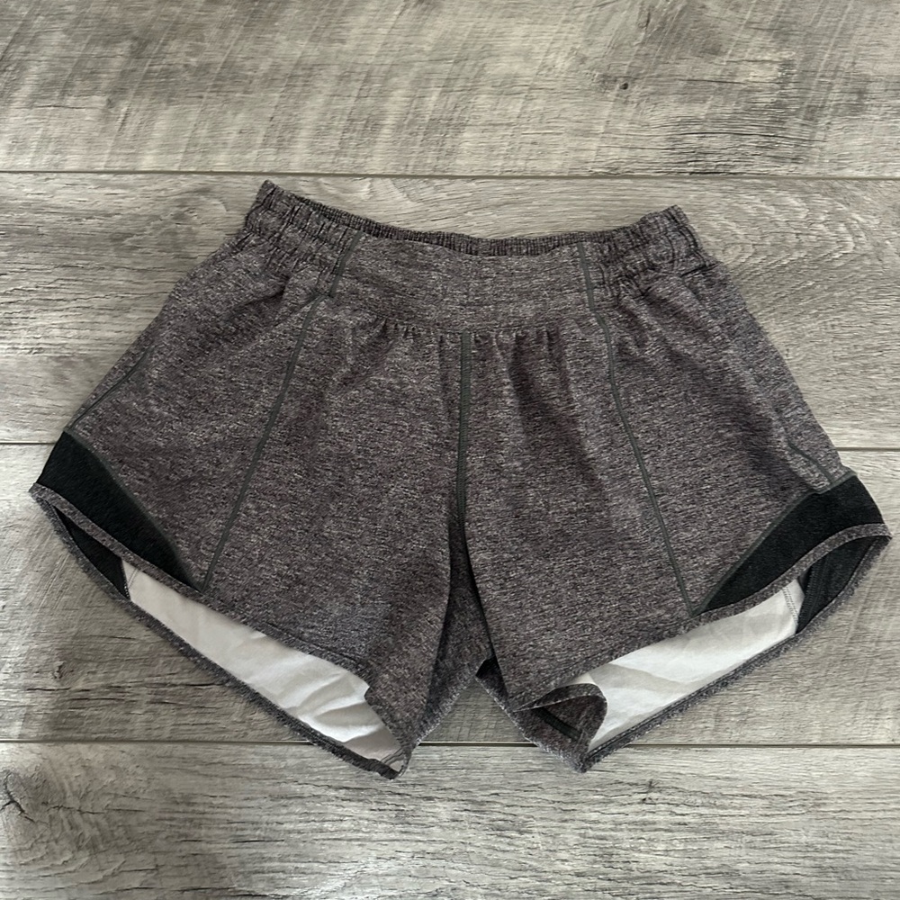 grey lululemon hotty hot short 4 inch